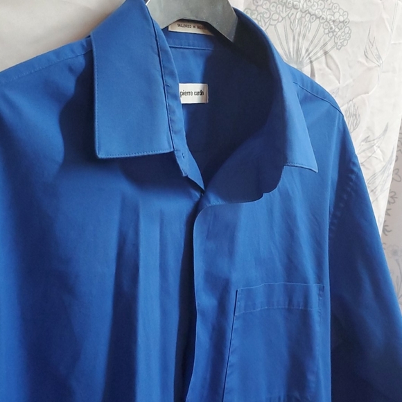 Button down blue shirt - Picture 2 of 3